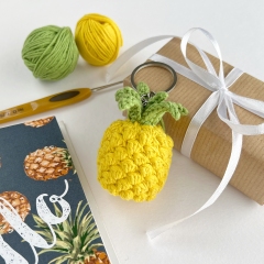 Pineapple keychain amigurumi pattern by AmiGuide