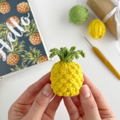 Pineapple keychain amigurumi by AmiGuide