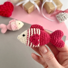 Tiny fish with heart tail amigurumi by AmiGuide