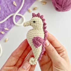 Seahorse keychain