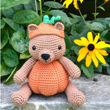 Pumpkin Patch Bear amigurumi pattern by Crochet to Play
