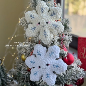 Crochet Plush Snowflake amigurumi pattern by RNata