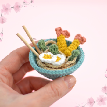 Tiny Ramen Bowl amigurumi pattern by Elisas Crochet