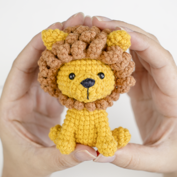 Mini Lion amigurumi pattern by GatoFio