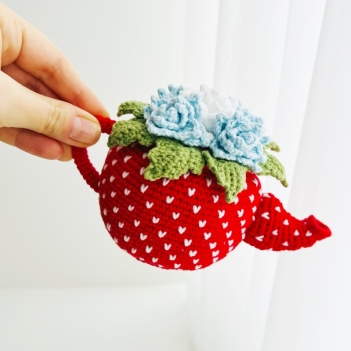 Flower teapot amigurumi pattern by Fluffy Tummy