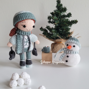 Building a Snowman - Little Moments amigurumi pattern by Schipper Amigurumi