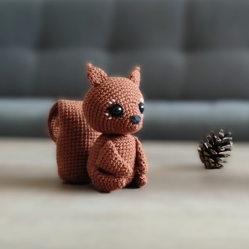 Nina the Squirrel amigurumi pattern by Miss Cuddlington