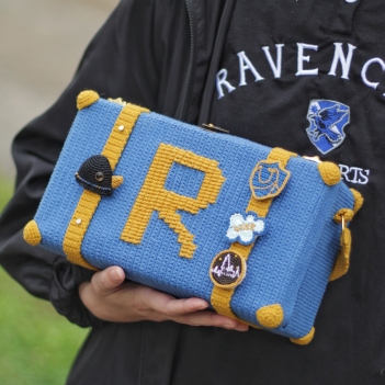 Ravenclaw Suitcase + 4 fan badges amigurumi pattern by Crochery