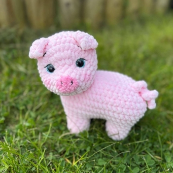 Poppy the pig amigurumi pattern by DanArtEstonia