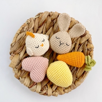 Easter egg, chicken, bunny, carrot amigurumi pattern by AmiGuide