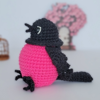 Berry the Pink Robin amigurumi pattern by engurumist