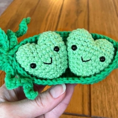 Peas in a Pod amigurumi pattern by Crochet to Play