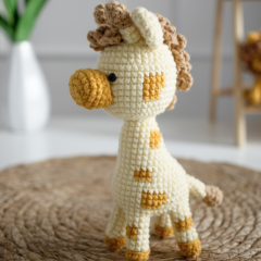 Little Giraffe amigurumi by GatoFio