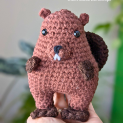 Frank the beaver amigurumi by Cosmos.crochet.qc