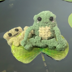Frodo the Frog amigurumi pattern by Gutherz Design