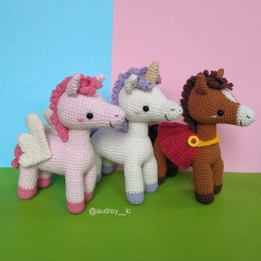 Hooray Horse Club amigurumi pattern by Audrey Lilian Crochet