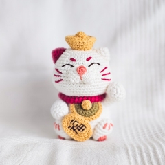 Lucky Cat amigurumi pattern by EMI Creations by Chloe