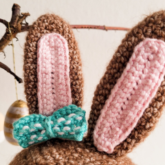 Doll Robin and Outfit Bunny amigurumi pattern by Schipper Amigurumi