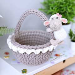 Easter Basket with Bunny and Sheep amigurumi by apinchofcotton