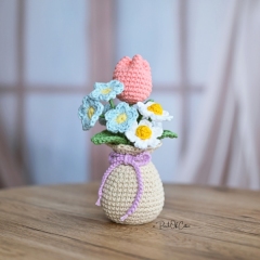 Gentle Bloom Bouquet amigurumi pattern by apinchofcotton