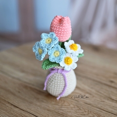 Gentle Bloom Bouquet amigurumi by apinchofcotton