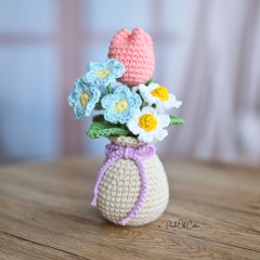 Gentle Bloom Bouquet amigurumi pattern by apinchofcotton