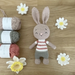 Pipelette, the little bunny amigurumi pattern by Galounette Crochete