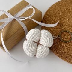 Cotton flower keychain  amigurumi pattern by AmiGuide