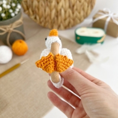 Goose baby rattle amigurumi by AmiGuide