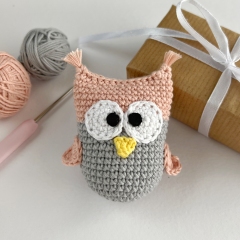 Mini owl keychain amigurumi pattern by unknown
