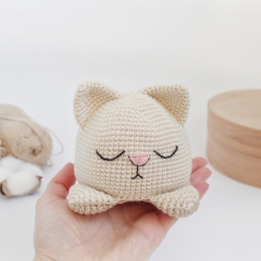 Reversible toy Bunny & Cat amigurumi pattern by AmiGuide