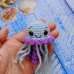 Jellyfish amigurumi pattern by Pattern4Craft