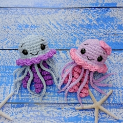Jellyfish amigurumi by Pattern4Craft