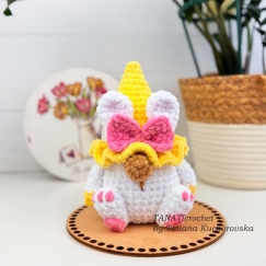 Easter bunny with bow