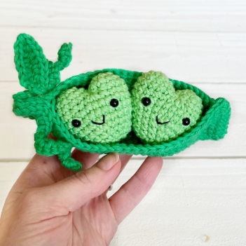 Peas in a Pod amigurumi pattern by Crochet to Play