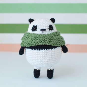 Otto the Panda amigurumi pattern by Elisas Crochet