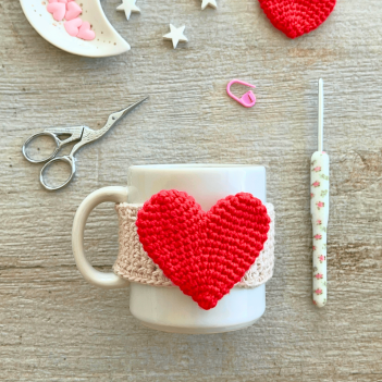 Valentines cozy mug amigurumi pattern