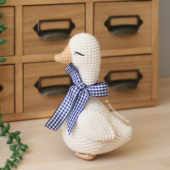 Little Cottage Goose amigurumi pattern by THEODOREANDROSE