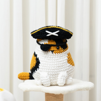 Pirate Calio Cat amigurumi pattern by The Loop Story