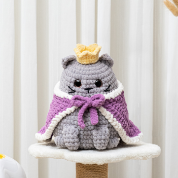 Queen Cat British Shorthair amigurumi pattern by The Loop Story
