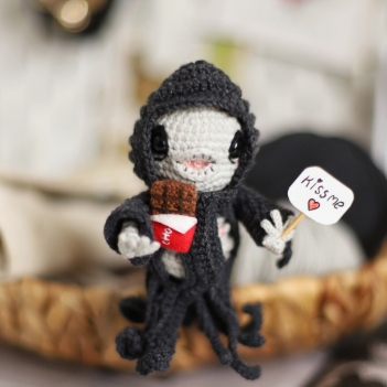 Dementor amigurumi pattern by Loopy Pattern