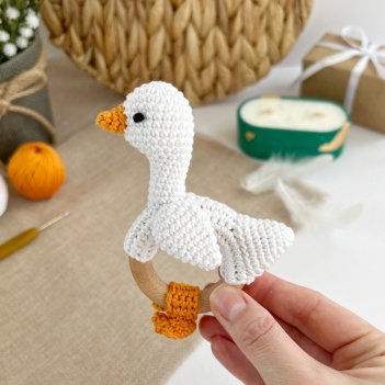 Goose baby rattle amigurumi pattern by AmiGuide