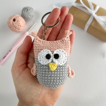 Mini owl keychain amigurumi pattern