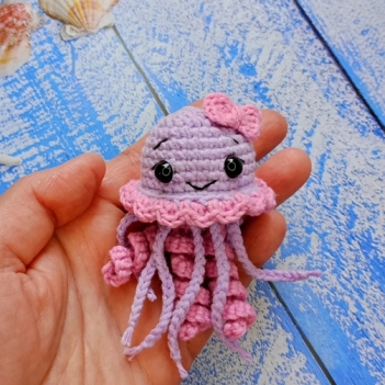Jellyfish amigurumi pattern by Pattern4Craft