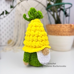 Summer Gnome Pineapple amigurumi pattern by TANATIcrochet