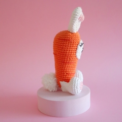 Carrot Bunny amigurumi pattern by Cara Engwerda