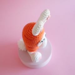 Carrot Bunny amigurumi by Cara Engwerda