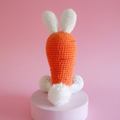 Carrot Bunny amigurumi pattern by Cara Engwerda