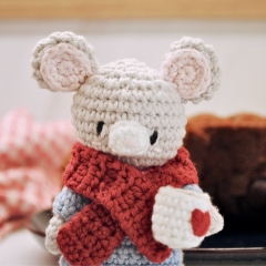 Millie the Mouse amigurumi pattern by The Wandering Deer