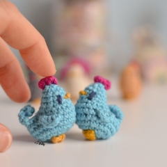 Mini chicken amigurumi pattern by O Recuncho de Jei